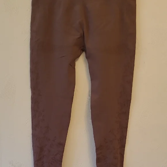 Gymshark Women's Mauve Leggings - Picture 8 of 11